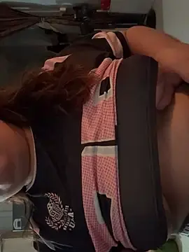 Moonlighttts  live sex cam