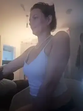 Dougie_Lottie  live sex cam