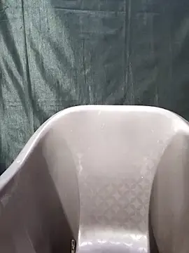 Glossy_lips  live sex cam