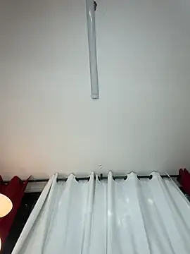 Lila-pinkky  live sex cam