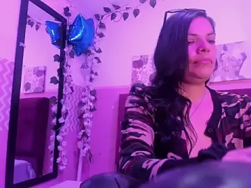 LorraineMarie  live sex cam