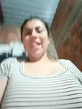 Vanessa-titisM  live sex cam