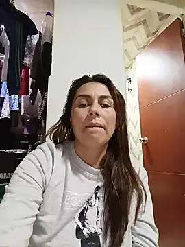 Vanessa-titisM  live sex cam