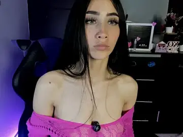 Emilytafur  live sex cam