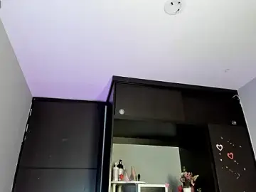 Emilytafur  live sex cam