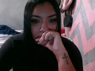 Jennifersbodyy  live sex cam