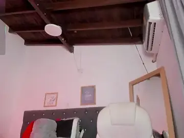 EvamilfXXX  live sex cam