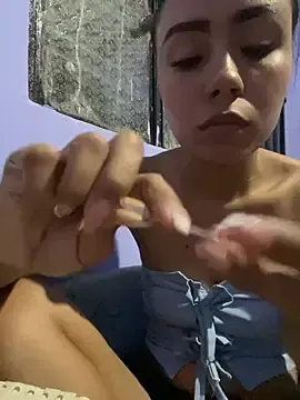 Julieta_fn  live sex cam