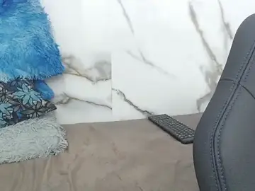Lindsey8  live sex cam