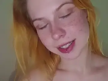 LynetHakes  live sex cam