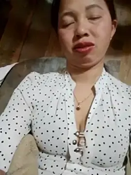 TRIEUTRIEU20  live sex cam