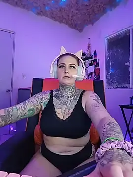 Blazed_vixen  live sex cam