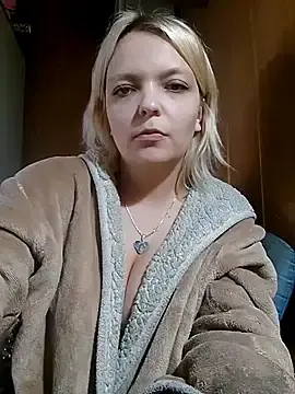 Kisssyla  live sex cam