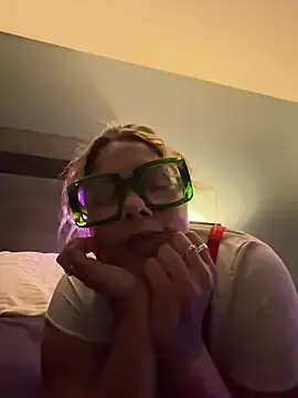 FamousBarbieDoll  live sex cam