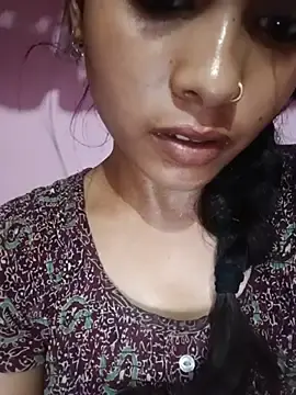 Miss-nitu  live sex cam