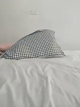 TattyHarrisquirtt  live sex cam