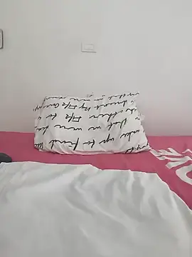 TattyHarrisquirtt  live sex cam