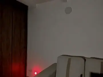 Valerie7moon  live sex cam