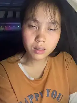 Huong-18  live sex cam
