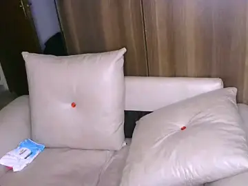 Bustycece  live sex cam