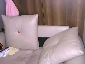 Bustycece  live sex cam