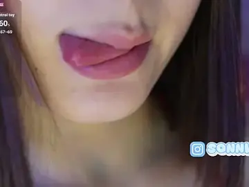 Sonnie_mami  live sex cam