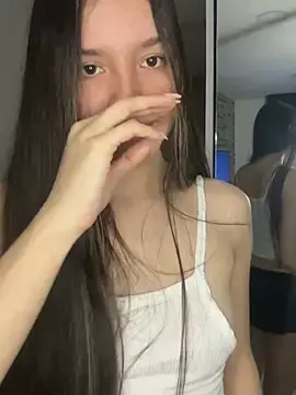 Glowsiren  live sex cam