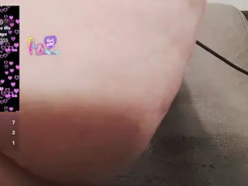 Kittywhiteass  live sex cam