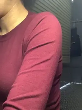 Luna-Hairypussy  live sex cam