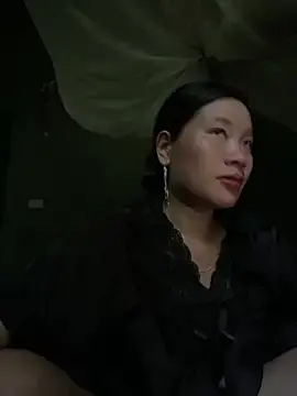 Uyen-nhu  live sex cam