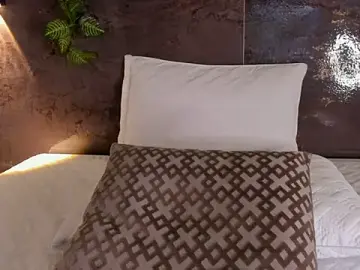 Emily_hunter12  live sex cam