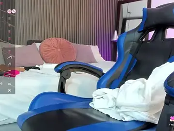 Pervert_lizza  live sex cam