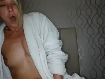 Jadeybaby1  live sex cam