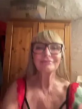 SexyMilfMichelle60  live sex cam