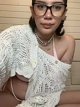 Lora_meow  live sex cam