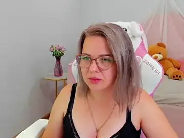 AdeleRavelle  live sex cam