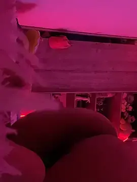 SweetSmokee  live sex cam