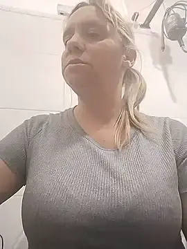 Budita_  live sex cam