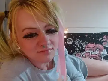 Gothdolly420  live sex cam