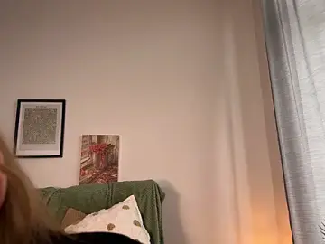 Mia_Luxes  live sex cam