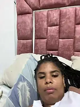 Brytaniweed  live sex cam