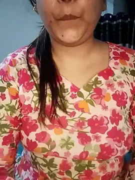 Cute-Nuri  live sex cam