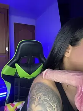 Leila_22  live sex cam