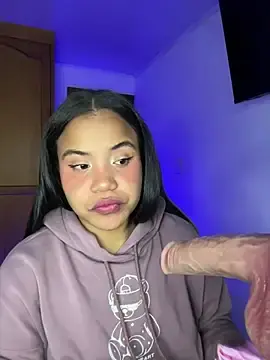 Leila_22  live sex cam