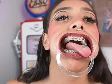 Miss_collins  live sex cam
