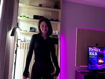 Naomichka  live sex cam