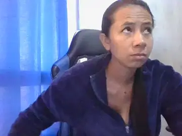 Danielagomez33  live sex cam