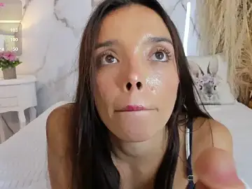 Hannahill69  live sex cam