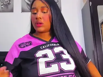 Kriixtybrown  live sex cam