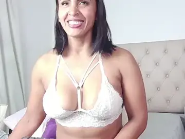 Ms_freyax  live sex cam